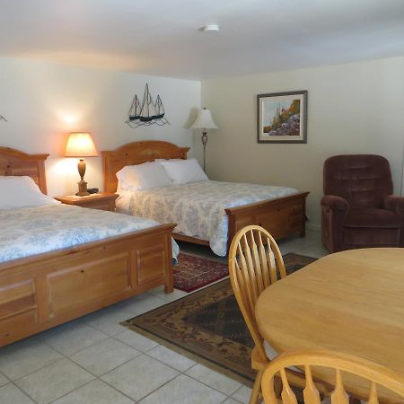Roberts Creek Caprice Bed & Breakfast エクステリア 写真
